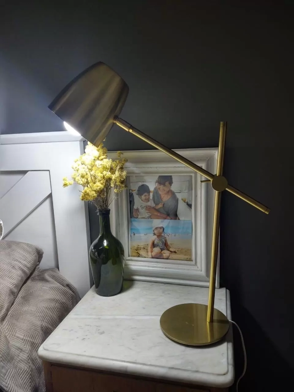 Lámpara de mesa Frida articulada - Imagen 17
