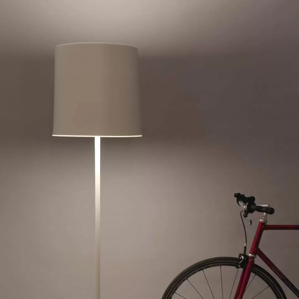 Lámpara de pie Hihat Grande - Imagen 7