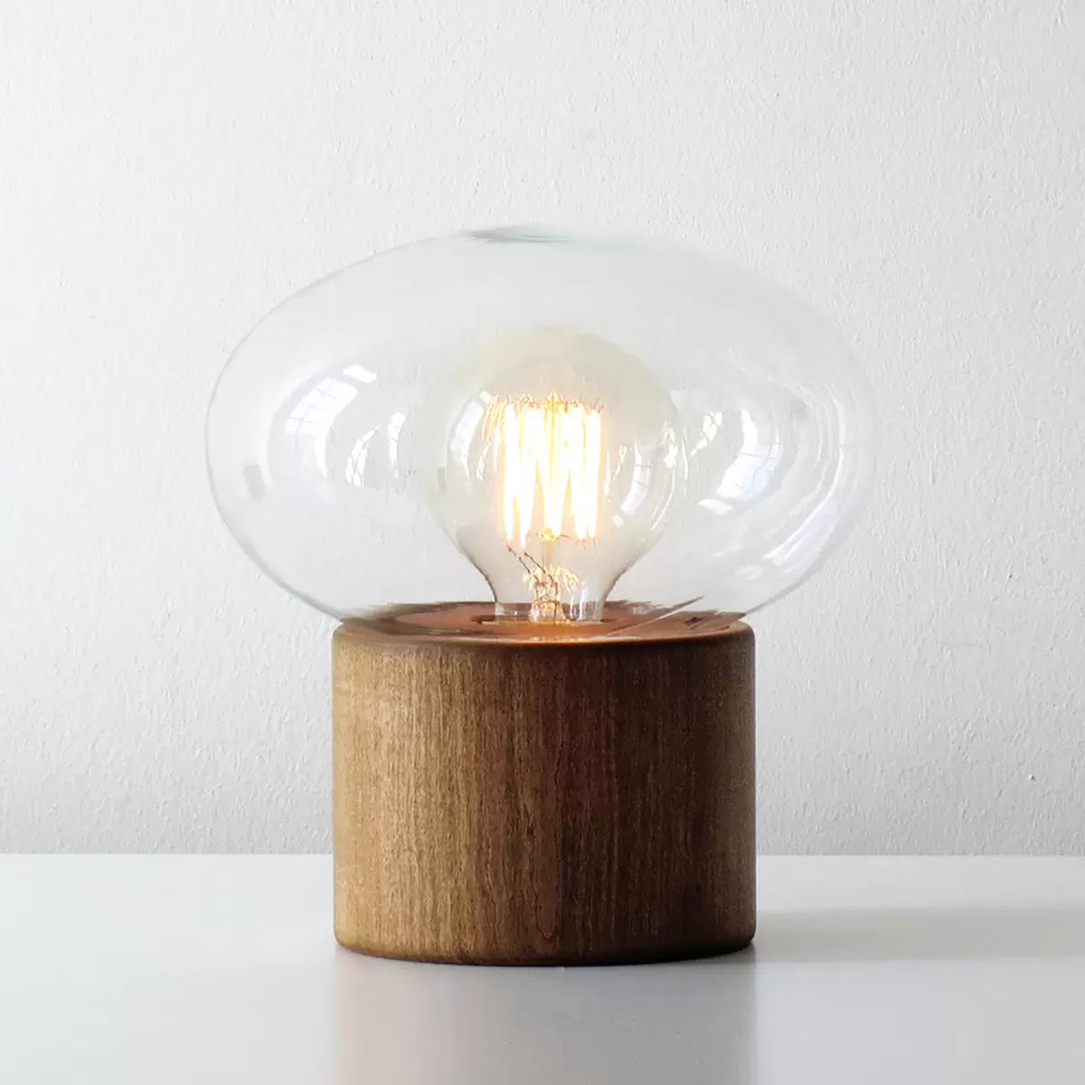 Lampara de mesa Namu