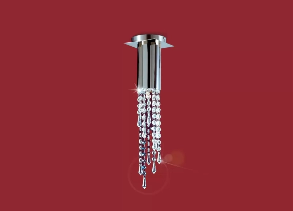 El plafón Viena es una lámpara de una o cuatro luces, disponible en color cromo con decoración de strass. Adaptable a todo tipo de ambiente
