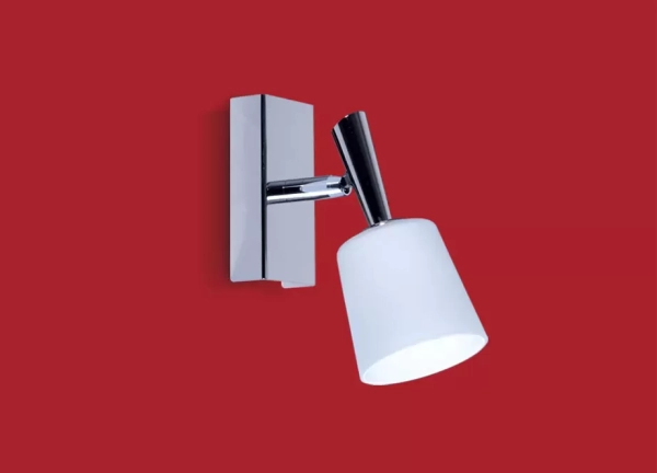 El aplique Bingo es un artefacto de aplicar fabricado en metal de estilo clásico, de una o dos luces. Está disponible en color cromo
