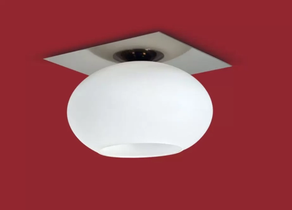 El plafón Marte es una lámpara de una luz apto LED, disponible en color cromo. Adaptable a todo tipo de ambiente.