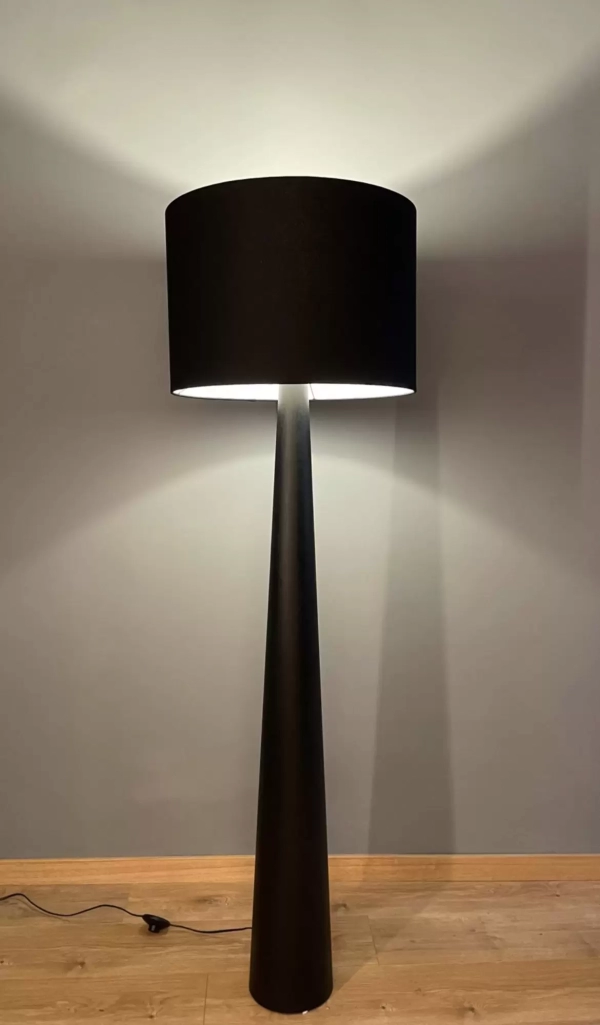 Lampara de pie Cono Bill - Imagen 9