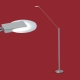 Lámpara de Pie Misterio de 150cm de alto de estilo moderno, disponible en color cromo. Adaptable a todo tipo de ambiente.