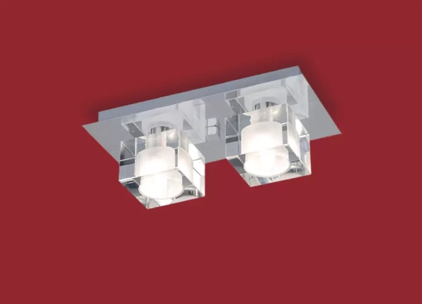 El plafón Delta II es una lámpara de una, dos, o cuatro luces apto LED, disponible en color cromo. Se adapta fácil a cualquier tipo de ambiente.