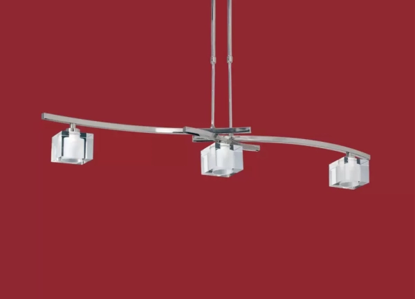 El colgante Delta II es una lámpara de 3 luces apto LED disponible en color cromo. Disponible también en versión #Plafón de 3 y 5 luces