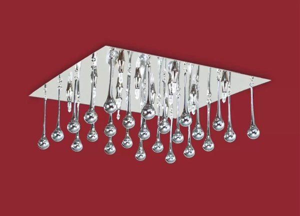 El plafón Alessandra Metal es una lámpara de cuatro luces apto LED, disponible en color acero con decoración en metal.