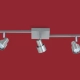 El plafón Boa es una lámpara de tres o cinco luces apto LED. Su estilo moderno la hace adaptable a todo tipo de ambiente.