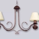 El balancín Capri es un colgante de dos luces apto LED, estilo colonial, disponible en color cobre. Adaptable a todo tipo de ambiente.