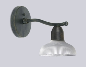 El aplique Caribe es una lámpara de una luz, estilo rústico, disponible en color cuero. Adaptable a todo tipo de ambiente.