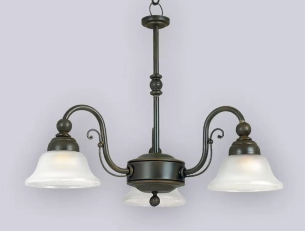 El colgante Milán es una lámpara de tres o cinco luces, estilo vintage, disponible en color cobre patinado. Adaptable a todo tipo de ambiente