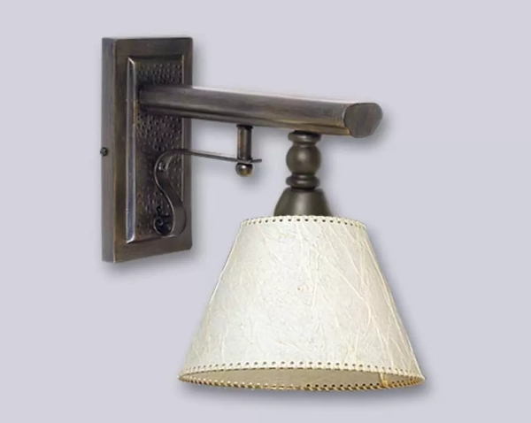 El aplique Turín es una lámpara de una luz apto LED, estilo vintage, disponible en color cobre patinado. Adaptable a todo tipo de ambiente.