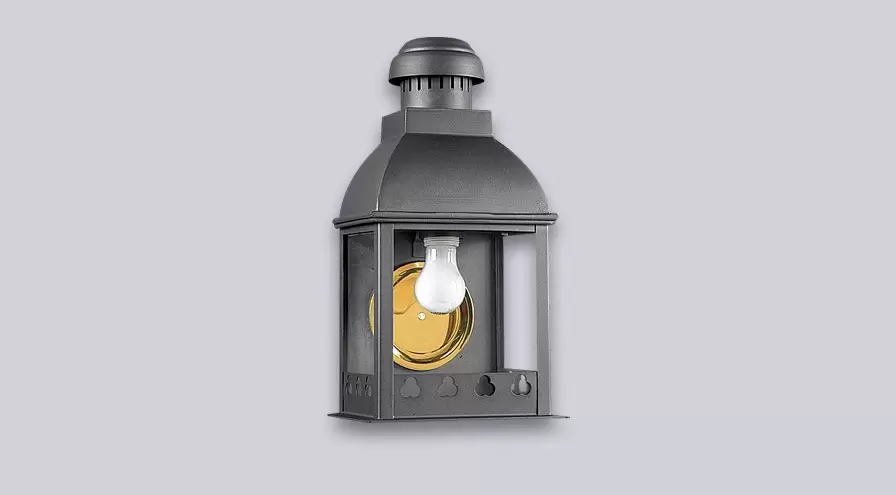 El aplique Farol Colonial es un aplique de una luz, estilo colonial, disponible en color gris y bronce. Apto para exterior e interior.