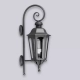 El aplique Farol Inglesa es un aplique de una luz, estilo colonial, disponible en color acero y tres tamaños. Apto para exterior e interior.