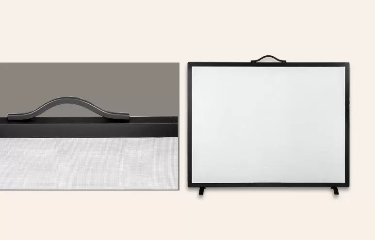 El chispero Minimalista es un accesorio de calefacción fabricado en hierro, con malla de acero, disponible en color negro y cuatro tamaños.