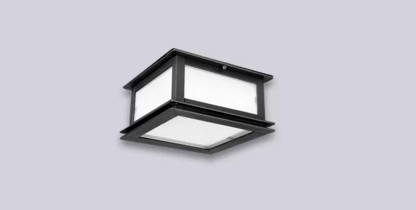 El plafón Urbano Cuadrado es una lámpara de una luz, estilo moderno, disponible en color negro. Se adapta a todo tipo de ambiente.