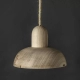 El colgante Indu es una luminaria fabricada en madera de diseño simple pero destacado que se adapta con facilidad a cualquier habitación del hogar. 
