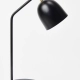 Lámpara de mesa Dexter. Luminaria de estilo nórdico, fabricada en metal, disponible en color negro, blanco, gris o beige.