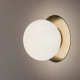 Aplique Cofi. Luminaria de aplique fabricada con base de chapa y luz con tulipa de vidrio opal. Disponible en blanco, negro, bronce, cobre y níquel.