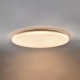 Plafón Maral. Luminaria de techo dimmerizable a control remoto, con LED integrado fabricada en aluminio y disponible en blanco y en 3 tamaños: S, M y L.