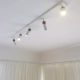Spot Lineal. Luminaria de techo fabricada íntegramente en hierro de 2, 3 o 5 luces y disponible en 3 colores: negro, blanco o bronce.