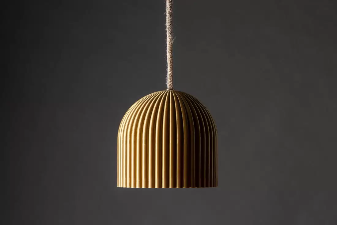 Colgante Tresde. Luminarina de techo de estilo moderno, fabricada íntegramente en impresión 3D y disponible en 3 colores: blanco, negro y dorado.