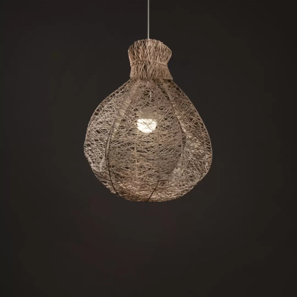 Colgante Exótica. Exótica es una lámpara artesanal hecha de fibra de algodón resinada con cono de madera Guatambú.  Vine en tres tamaños S, M y L.