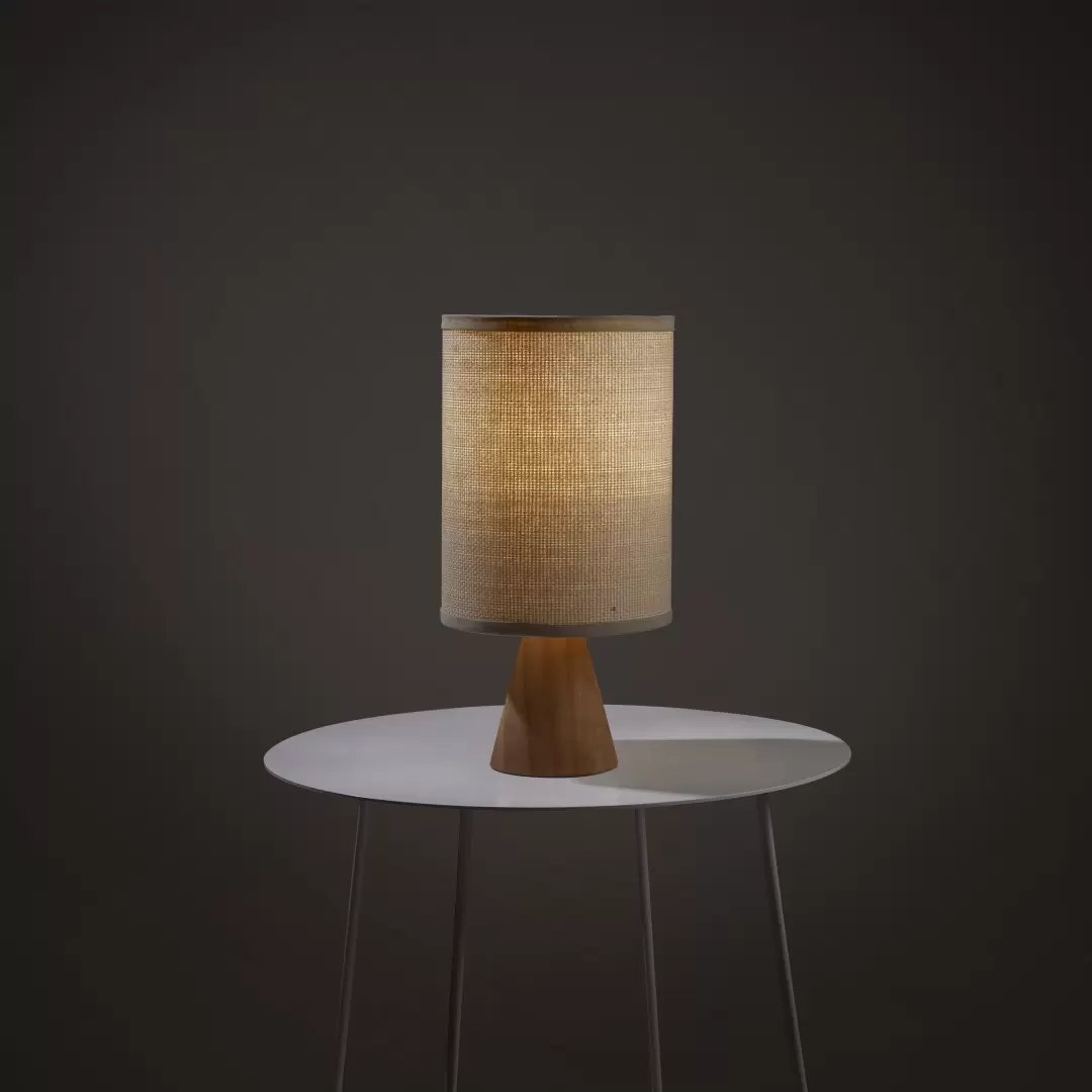 Lámpara de mesa Minicono. Lámpara velador confeccionada artesanalmente. Base de madera Guatambú torneada. Pantalla de tela rígida bicapa.